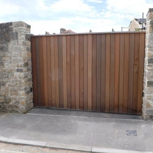 sliding_wooden_gates_2-1-500x500