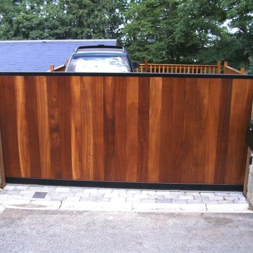 sliding_wooden_gates_5-500x500