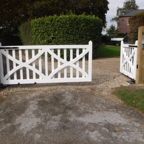 timber_swing_gate_9-1-500x500