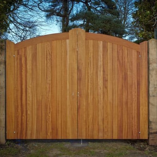 timber_swing_gate_charltons_gates_3-500x500
